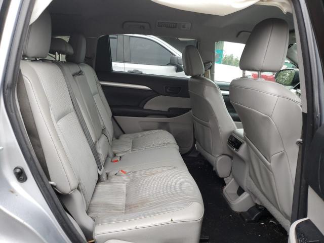 Photo 11 from auction – 2015 TOYOTA HIGHLANDER with VIN 5TDBKRFH9FS206833