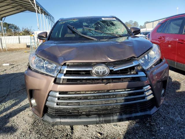 Photo 5 from auction – 2017 TOYOTA HIGHLANDER with VIN 5TDYZRFH5HS211147