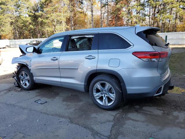 Photo 2 from auction – 2018 TOYOTA HIGHLANDER with VIN 5TDDZRFH8JS840549