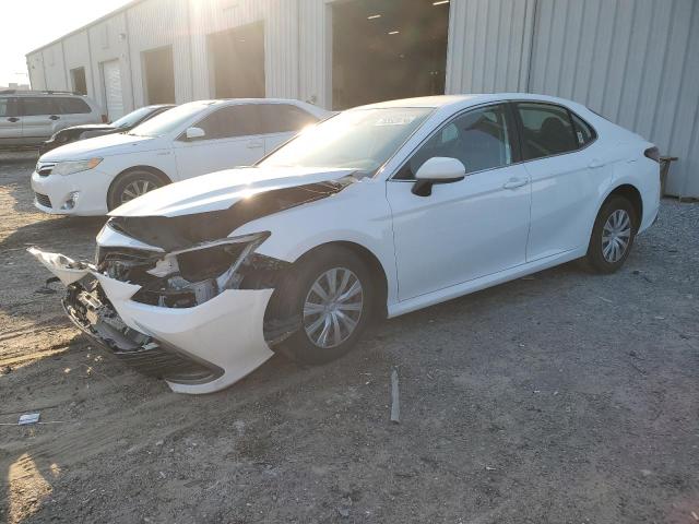 TOYOTA CAMRY LE 2022 with VIN 4T1C31AK5NU599273 - Photo from auction