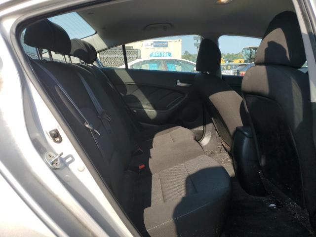 Photo 10 from auction – 2017 KIA FORTE LX with VIN 3KPFK4A7XHE104022