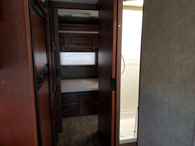 Photo 6 from auction – 2016 THOR MOTORHOME with VIN 1FC4E4KS7GDC18433
