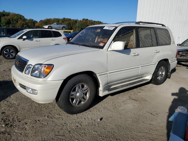 LEXUS LX 470 2002 with VIN JTJHT00W823521562 - Photo from auction