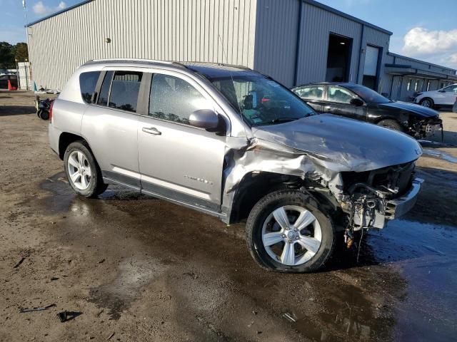 Photo 4 from auction – 2016 JEEP COMPASS LA with VIN 1C4NJCEA5GD615023