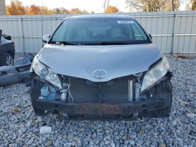 Photo 5 from auction – 2012 TOYOTA SIENNA XLE with VIN 5TDYK3DC4CS248725