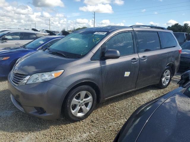 Photo 1 from auction – 2017 TOYOTA SIENNA LE with VIN 5TDKZ3DC7HS785596