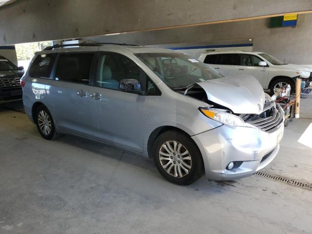 Photo 4 from auction – 2015 TOYOTA SIENNA XLE with VIN 5TDYK3DC9FS688086