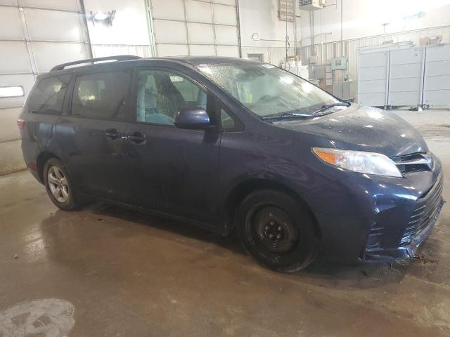 Photo 4 from auction – 2018 TOYOTA SIENNA LE with VIN 5TDKZ3DC4JS960358