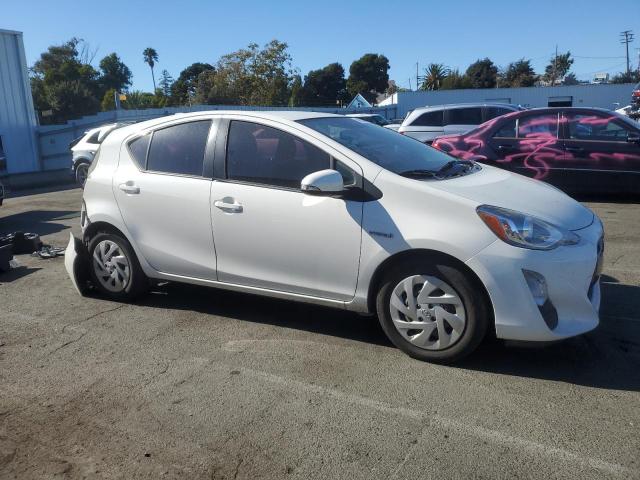 Photo 4 from auction – 2016 TOYOTA PRIUS C with VIN JTDKDTB35G1120273