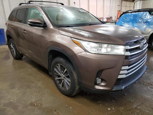 Photo 4 from auction – 2017 TOYOTA HIGHLANDER with VIN 5TDJZRFH3HS405631
