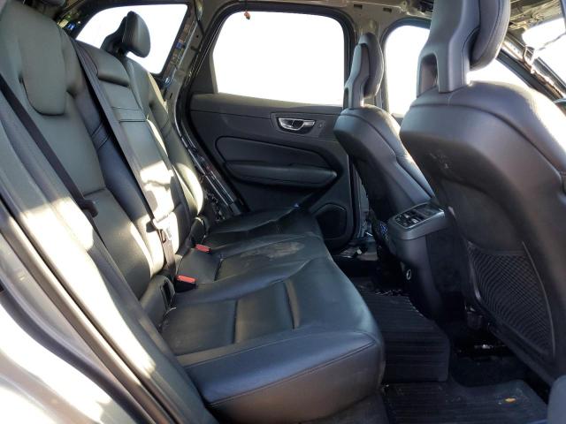Photo 11 from auction – 2018 VOLVO XC60 T6 with VIN LYVA22RLXJB088163
