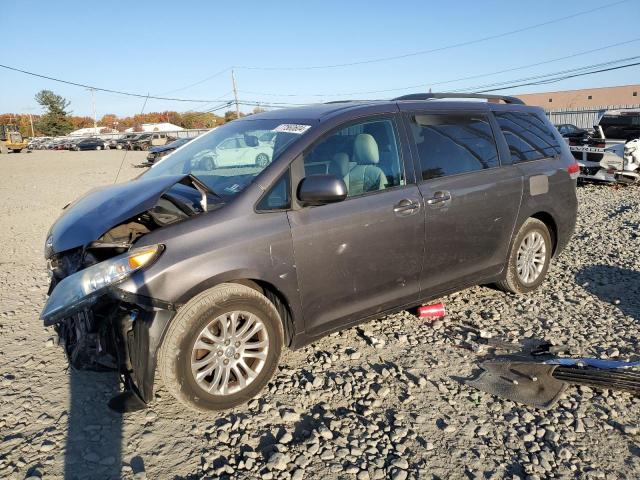 Photo 1 from auction – 2011 TOYOTA SIENNA XLE with VIN 5TDYK3DC9BS136517