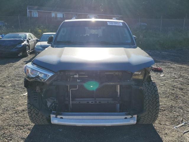 Photo 5 from auction – 2018 TOYOTA 4RUNNER SR with VIN JTEBU5JR9J5534119