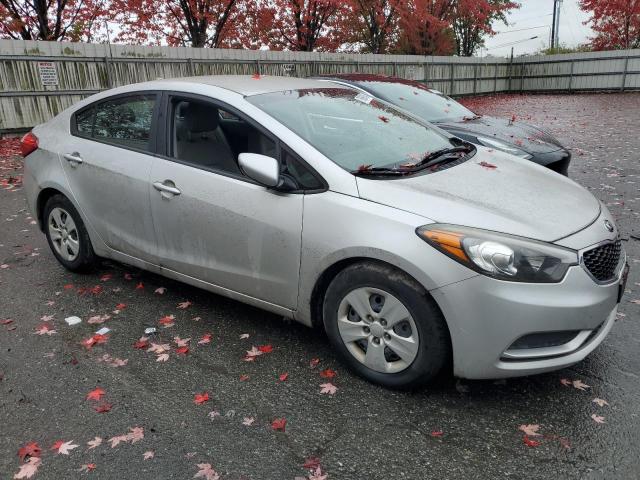 Photo 4 from auction – 2016 KIA FORTE LX with VIN KNAFK4A65G5554451