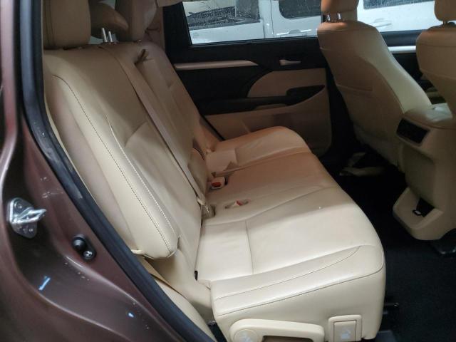 Photo 11 from auction – 2017 TOYOTA HIGHLANDER with VIN 5TDJZRFH3HS405631
