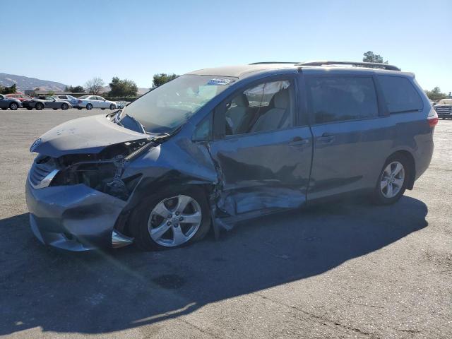 Photo 1 from auction – 2017 TOYOTA SIENNA LE with VIN 5TDKZ3DC8HS811476