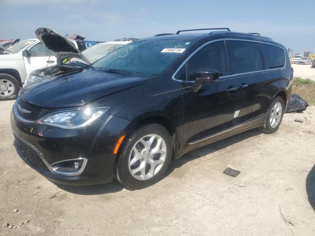 CHRYSLER PACIFICA T 2017 with VIN 2C4RC1EG0HR560399 - Photo from auction