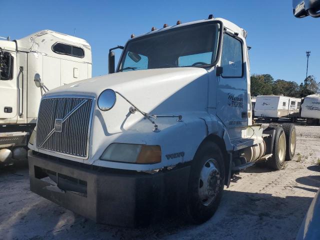 Photo 2 from auction – 2003 VOLVO VN VNL with VIN 4V4NC9JH73N341980