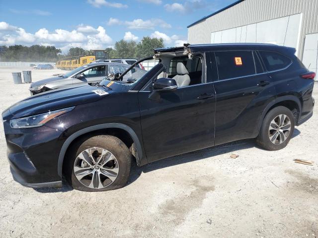 TOYOTA HIGHLANDER 2021 with VIN 5TDGZRAH8MS045686 - Photo from auction