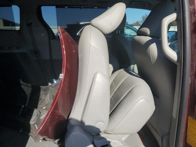 Photo 11 from auction – 2011 TOYOTA SIENNA with VIN 5TDYK3DC2BS052605