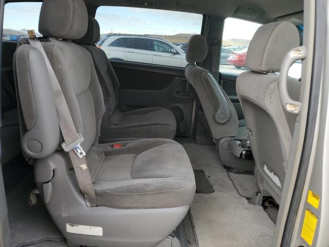 Photo 11 from auction – 2004 TOYOTA SIENNA LE with VIN 5TDBA23C44S024439