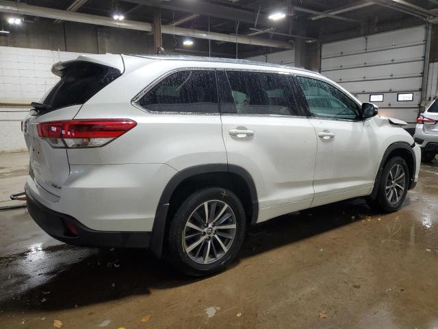 Photo 3 from auction – 2018 TOYOTA HIGHLANDER with VIN 5TDJZRFH6JS880857