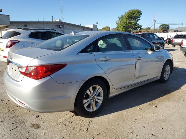 Photo 3 from auction – 2011 HYUNDAI SONATA GLS with VIN 5NPEB4AC7BH138026