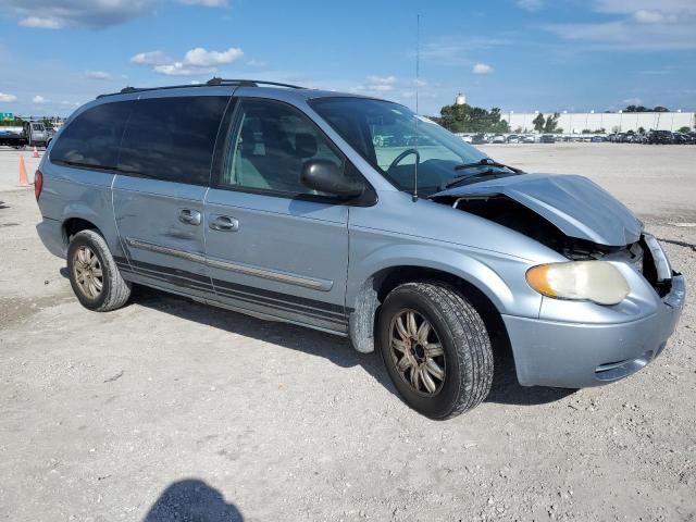Photo 4 from auction – 2005 CHRYSLER TOWN & COU with VIN 2C4GP54L75R212631