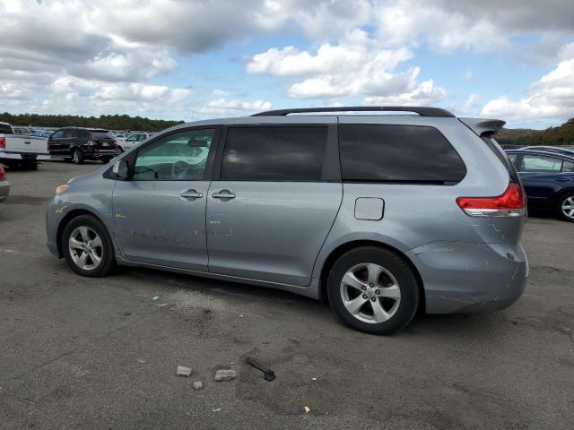 Photo 2 from auction – 2013 TOYOTA SIENNA LE with VIN 5TDKK3DC3DS332168