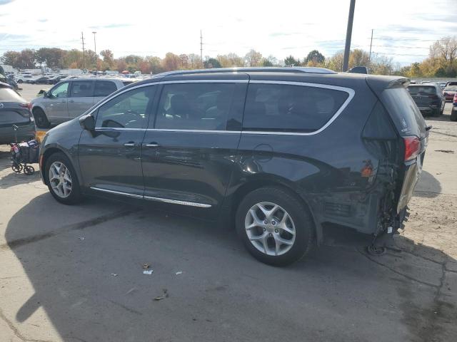 Photo 2 from auction – 2017 CHRYSLER PACIFICA T with VIN 2C4RC1EG4HR608356