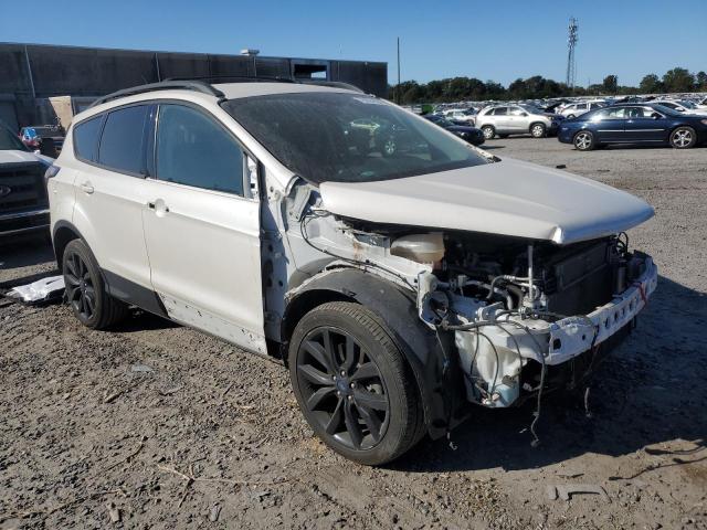 Photo 4 from auction – 2018 FORD ESCAPE SE with VIN 1FMCU9GD0JUB30154