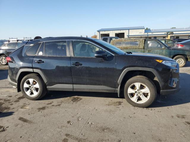 Photo 4 from auction – 2019 TOYOTA RAV4 XLE with VIN JTMP1RFV9KD029849