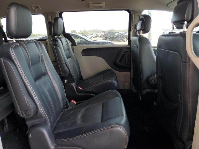 Photo 11 from auction – 2016 CHRYSLER TOWN & COU with VIN 2C4RC1BG3GR238259