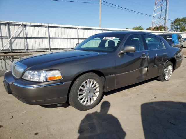 LINCOLN TOWN CAR E 2004 with VIN 1LNHM81W14Y614647 - Photo from auction