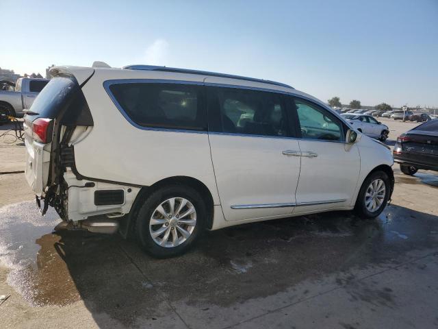Photo 3 from auction – 2019 CHRYSLER PACIFICA T with VIN 2C4RC1BG3KR559744