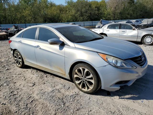 Photo 4 from auction – 2013 HYUNDAI SONATA SE with VIN 5NPEC4AB4DH800412