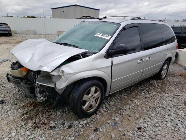 CHRYSLER TOWN & COU 2005 with VIN 2C8GP64L55R392132 - Photo from auction