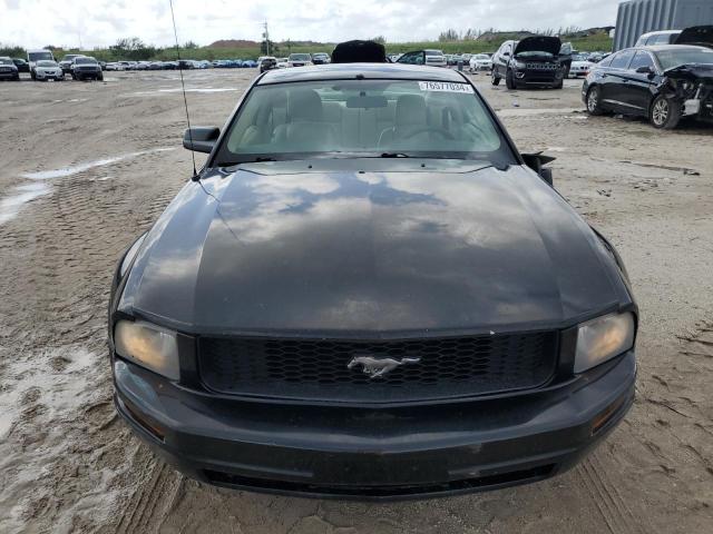 Photo 5 from auction – 2005 FORD MUSTANG with VIN 1ZVHT80N855239436
