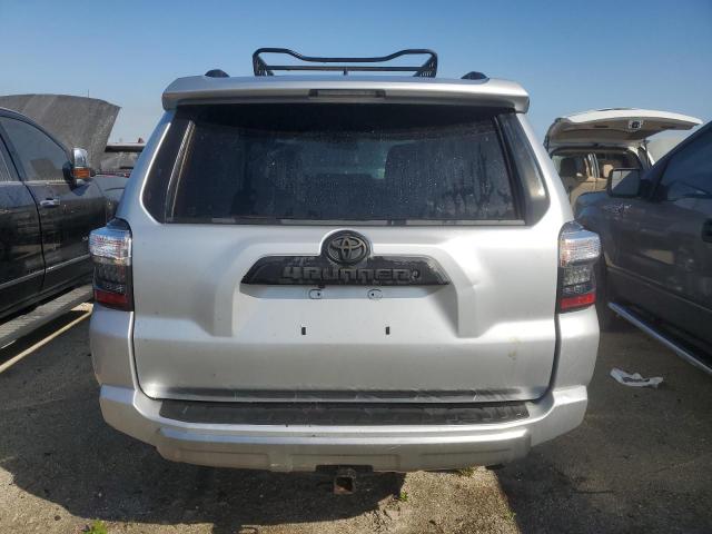 Photo 6 from auction – 2015 TOYOTA 4RUNNER SR with VIN JTEBU5JR2F5240780