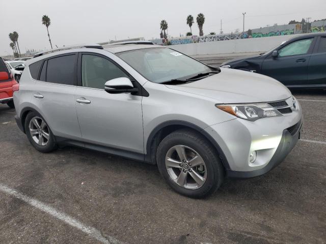 Photo 4 from auction – 2015 TOYOTA RAV4 XLE with VIN JTMWFREV2FJ051648