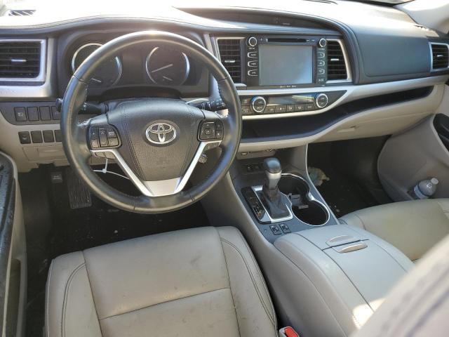 Photo 8 from auction – 2018 TOYOTA HIGHLANDER with VIN 5TDJGRFH8JS040942