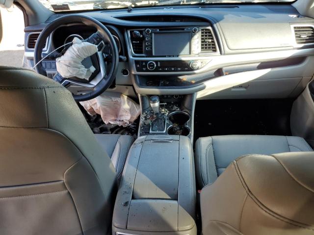 Photo 8 from auction – 2018 TOYOTA HIGHLANDER with VIN 5TDJZRFH5JS817748