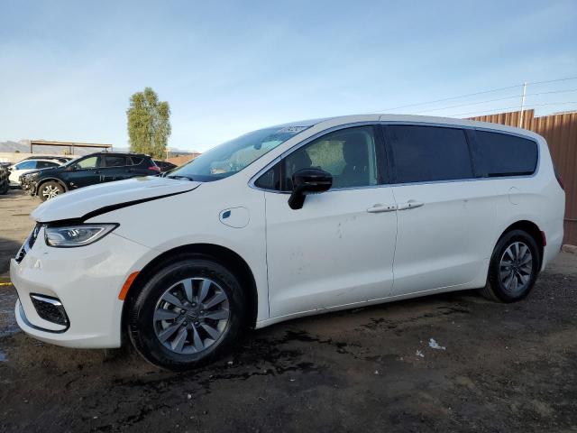 CHRYSLER PACIFICA H 2024 with VIN 2C4RC1S75RR117865 - Photo from auction