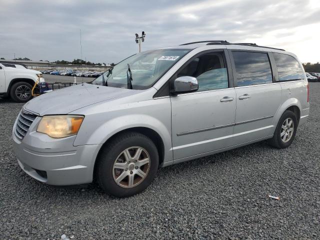 Photo 1 from auction – 2010 CHRYSLER TOWN & COU with VIN 2A4RR8D13AR421856