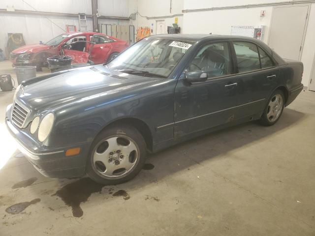 MERCEDES-BENZ E 320 4MAT 2000 with VIN WDBJF82G4YX027683 - Photo from auction