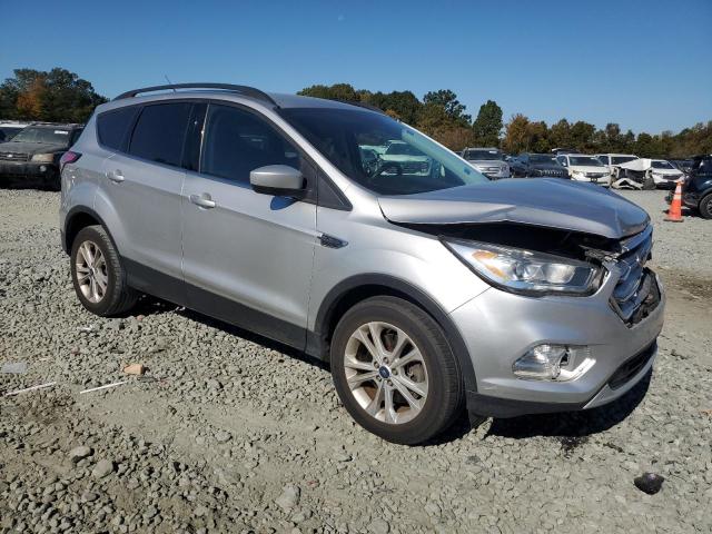 Photo 4 from auction – 2017 FORD ESCAPE SE with VIN 1FMCU9GD2HUD84197