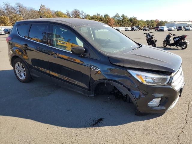 Photo 4 from auction – 2019 FORD ESCAPE SE with VIN 1FMCU9GD8KUB84111