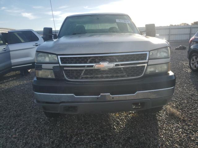 Photo 5 from auction – 2005 CHEVROLET SILVERADO with VIN 1GCHK29U75E169814
