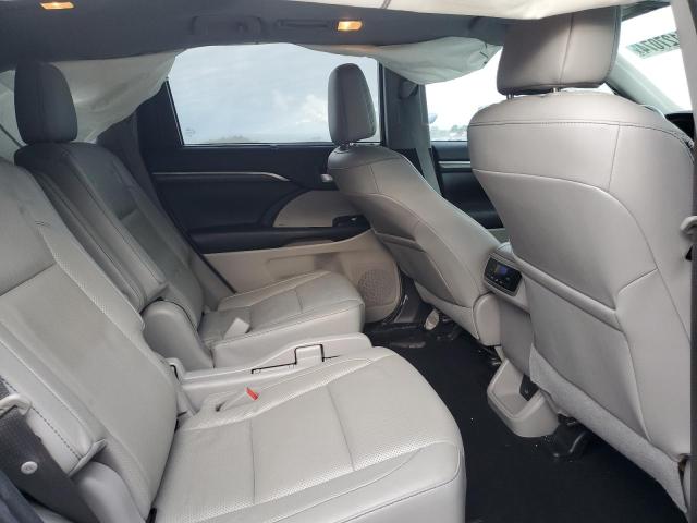 Photo 11 from auction – 2018 TOYOTA HIGHLANDER with VIN 5TDYZRFH8JS235013