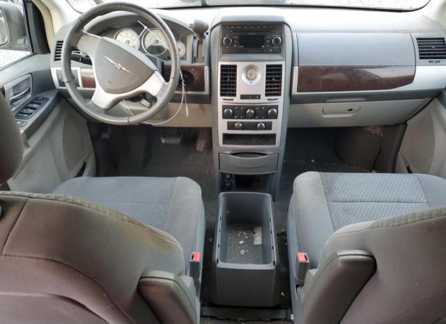 Photo 8 from auction – 2010 CHRYSLER TOWN & COU with VIN 2A4RR5D12AR491721